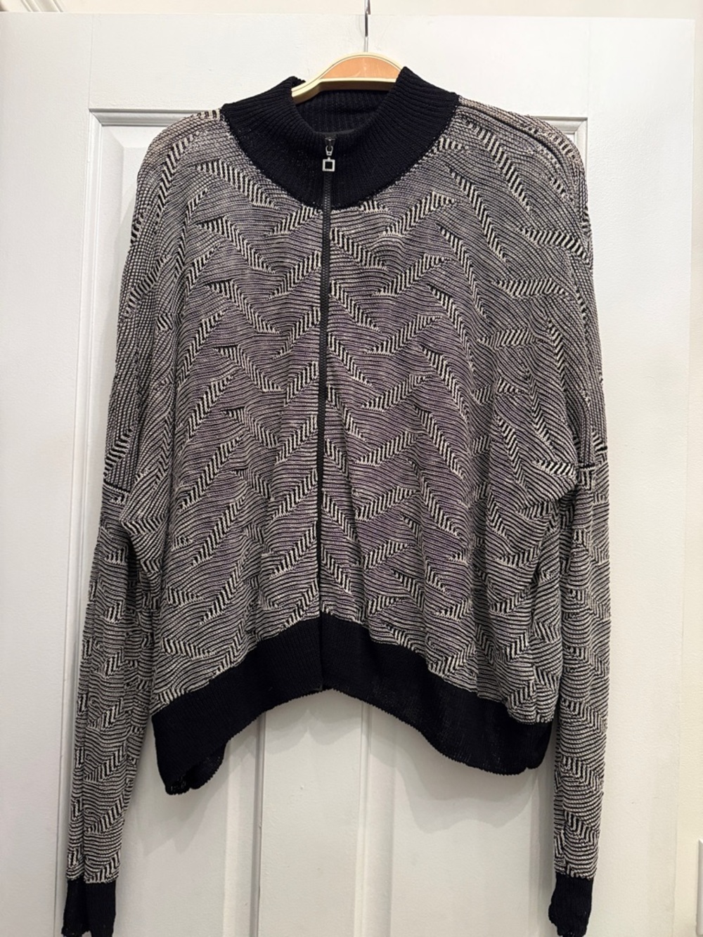 Sarah Pacini Black & Gray Zigzag Zip-Front Cardigan
